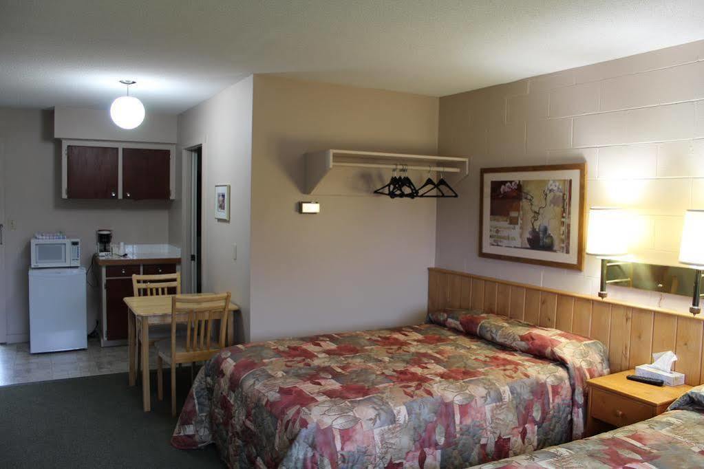 Pacific Rim Motel Ucluelet Exterior foto